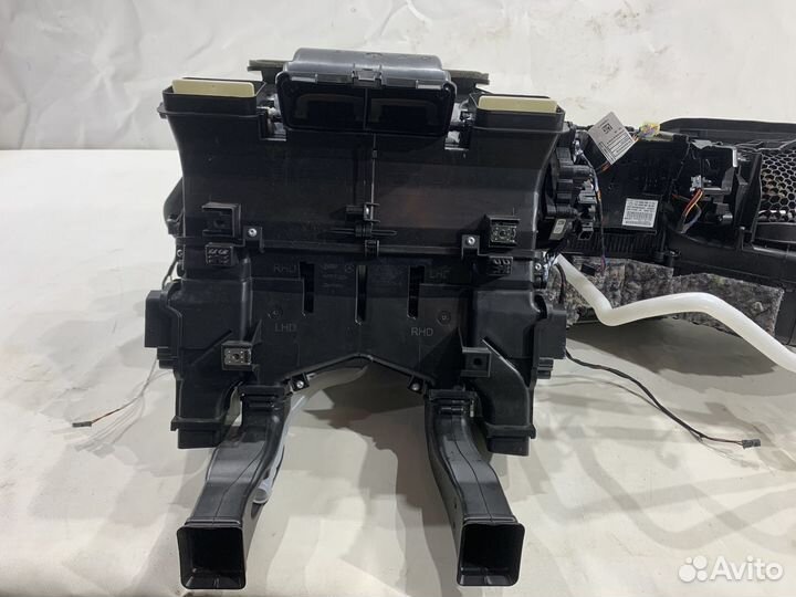 Корпус отопителя Mercedes W213