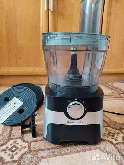Кухонный комбайн redmond