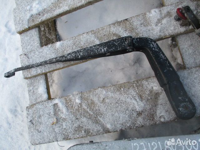 Поводок дворников Volvo 82485664