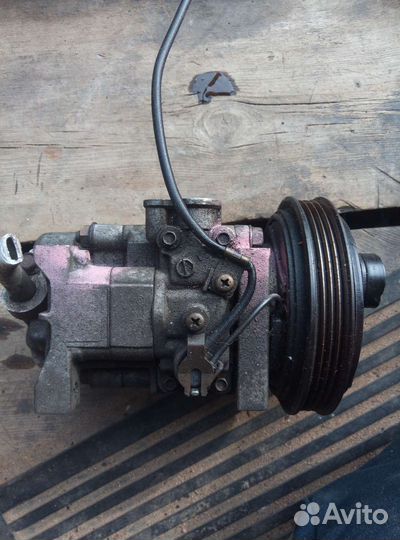 Компрессор кондиционера Мазда демио 2001 Dw3w B3 2