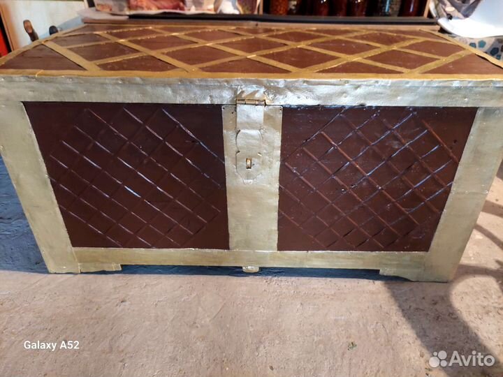 Сундук деревянный старинный