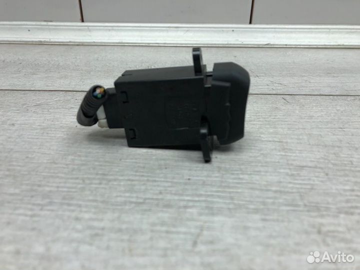 Кнопка обогрева сидений Honda Civic хэтчбек R18A2