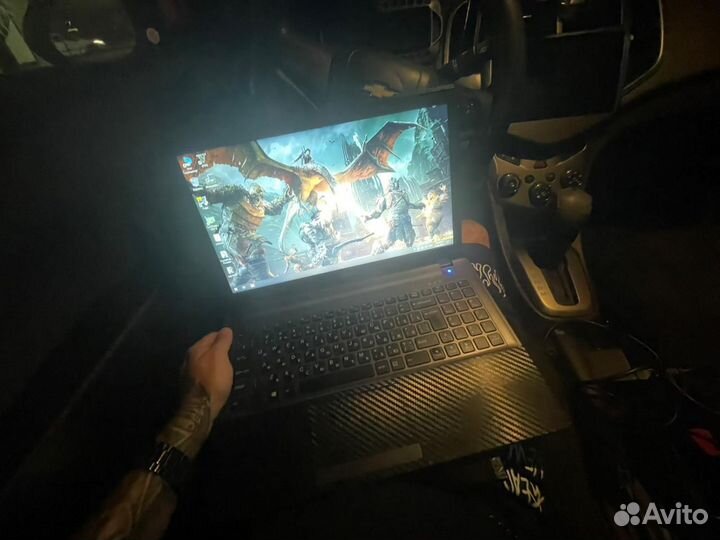 Игровой ноутбук i7 в идеальном состоянии