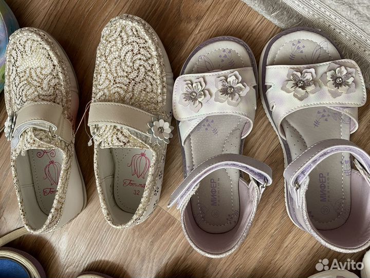 Много обуви