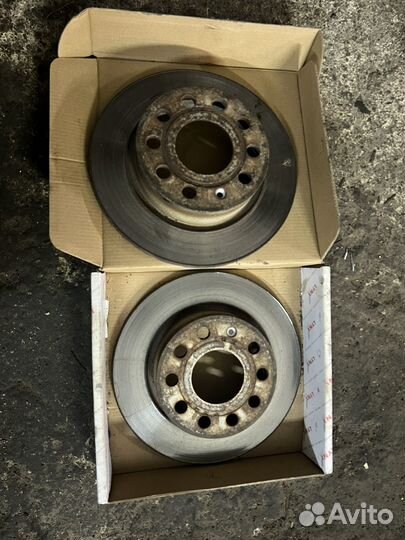 Задние тормозные диски на VW Golf/Jetta