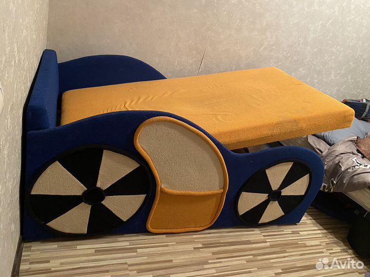 Детский диван машинка