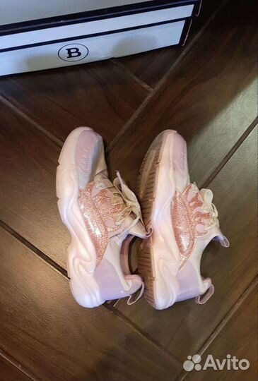 Кроссовки для девочки 36