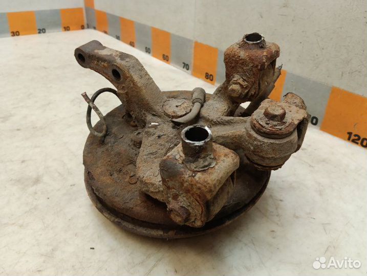 Цапфа/кулак поворотный задний левый Suzuki Liana