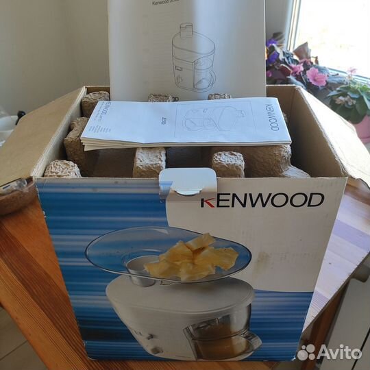 Соковыжималка Kenwood je550