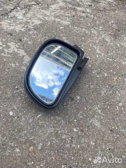 Зеркалиный элемент левый Mitsubishi galant 8