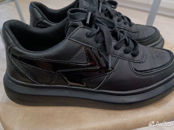 Кроссовки женские hext —38р