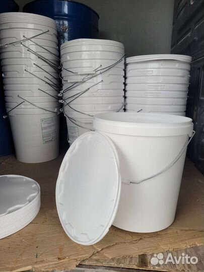 Ведро пластиковое с крышкой б/у 20 литров