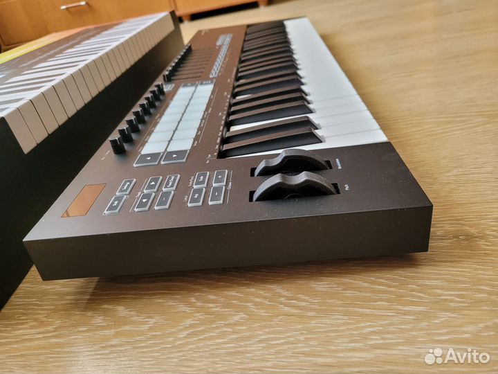 Midi-клавиатура Novation Launchkey 49 MK3