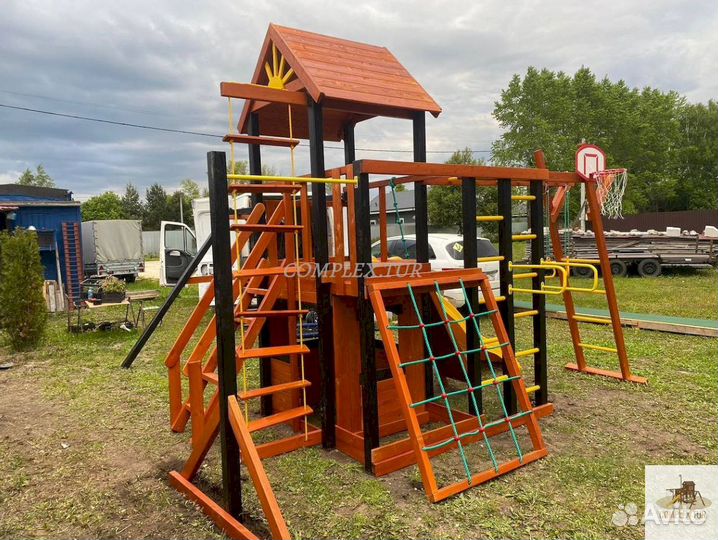 Детская площадка в наличии