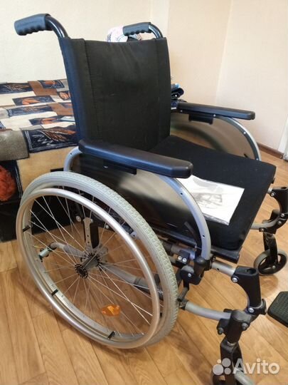 Кресло коляска для инвалидов