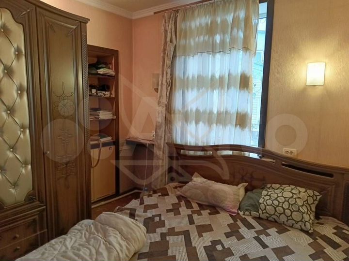 4-к. квартира, 64 м², 1/1 эт.