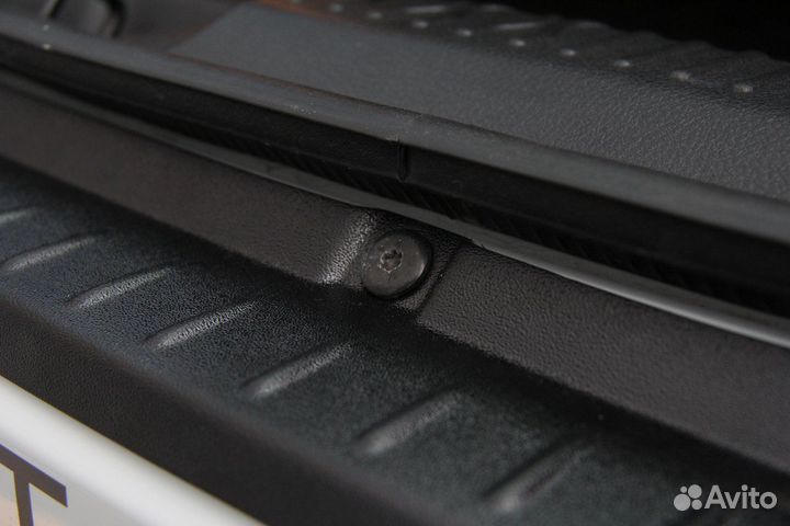 Накладка на задний бампер Лада Веста SW cross