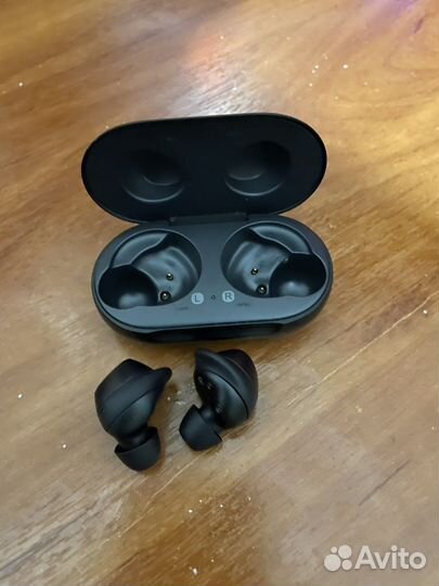 Беспроводные наушники samsung galaxy buds