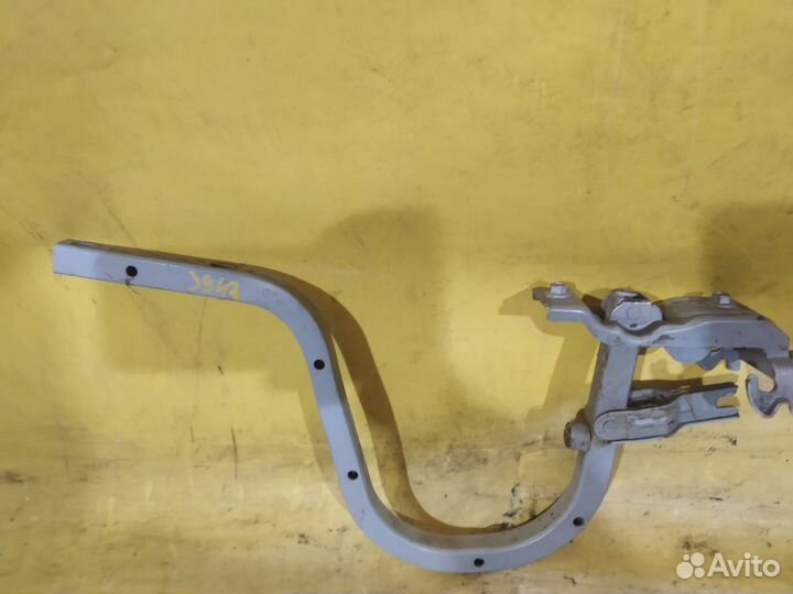 Петля крышки багажника Kia Spectra Sephia/Shuma