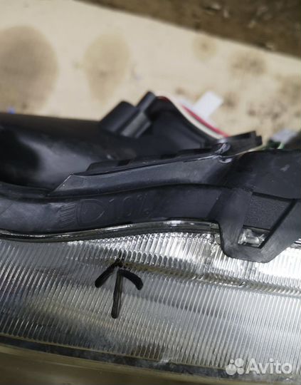 Фары Nissan Serena c26 2012 год