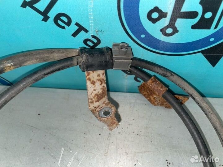 Трос стояночного тормоза левый Toyota Corolla E150