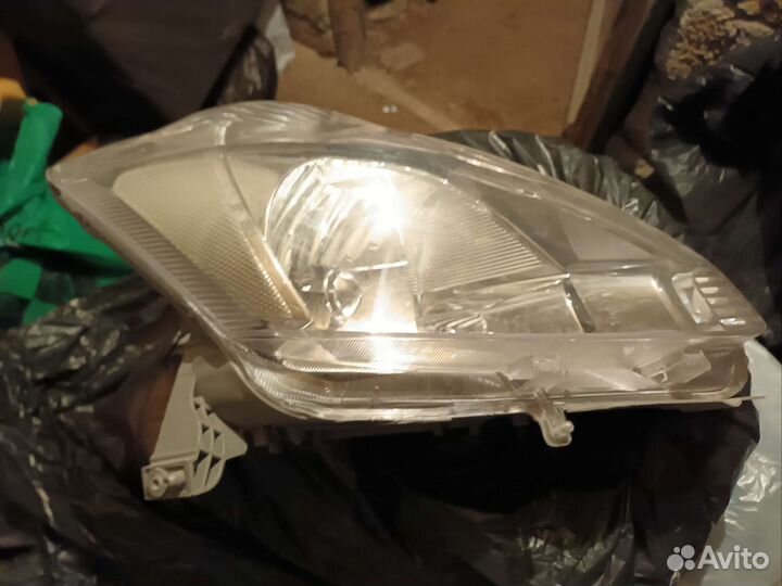Фара Toyota Passo, правая передняя Daihatsu Boon