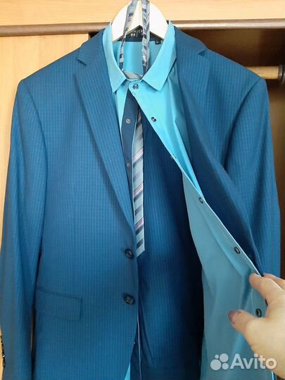 Продам деловой костюм мужской