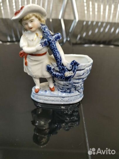 Фарфоровые статуэтки