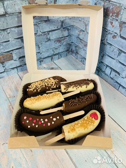 Клубника, банан в Итальянском шоколаде