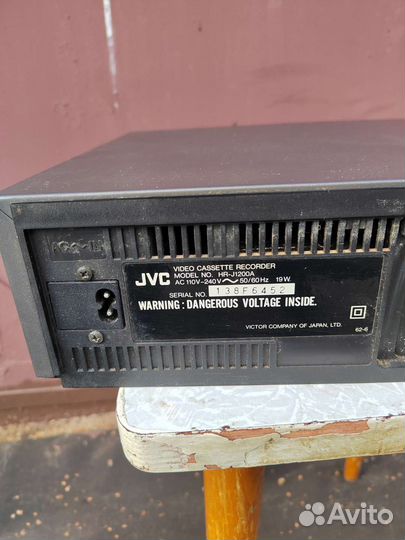 Видеомагнитофон jvc