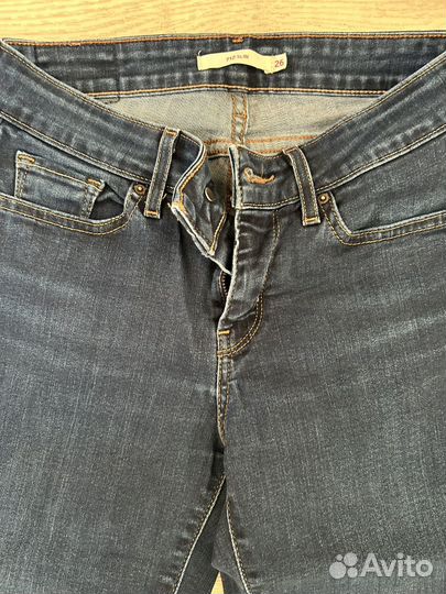Джинсы скини женские levi's 26 бу