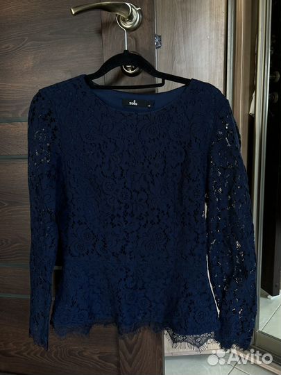 Блузка Zolla синяя с кружевом