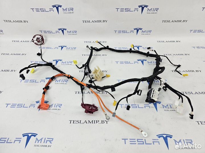 Электропроводка пентхауса Tesla Model 3 2022