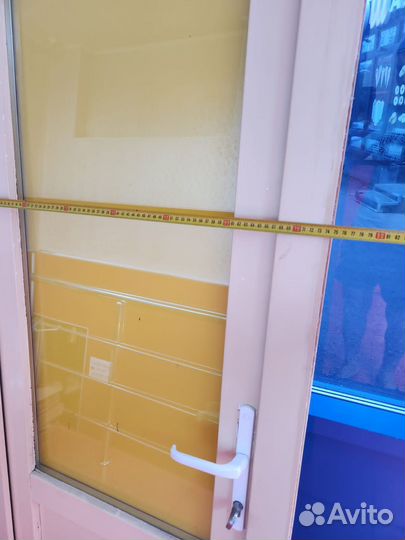 Дверь пластиковая со стеклом бу