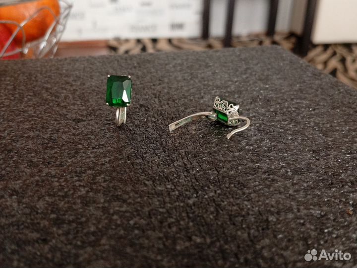 Серебряные серьги с топазом