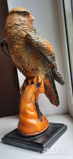 Статуэтка (полистоун)