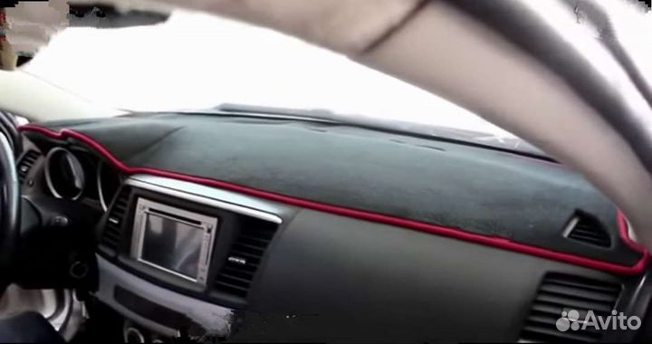 Коврик на торпедо Lancer 10