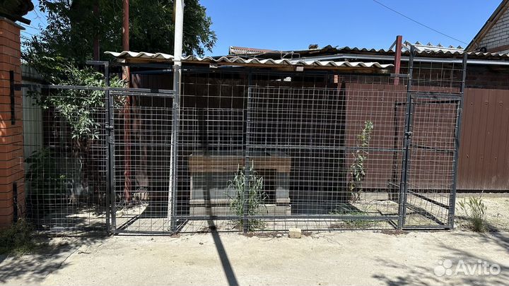 Вольер для собак с будкой