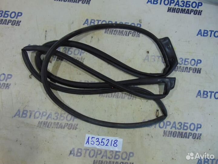 Уплотнитель двери для Hyundai Solaris 1 2010-2017