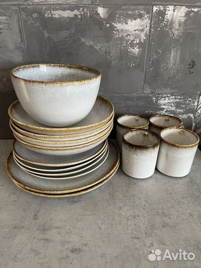 Тарелки, салатник, кружки hm home