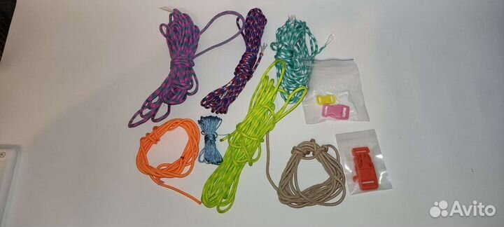 Браслеты и темляки из паракорда