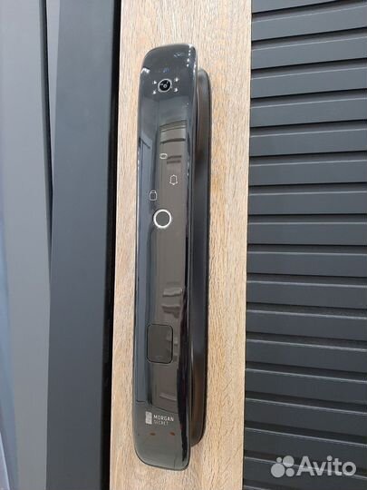 Дверь входная металлическая с электронным замком