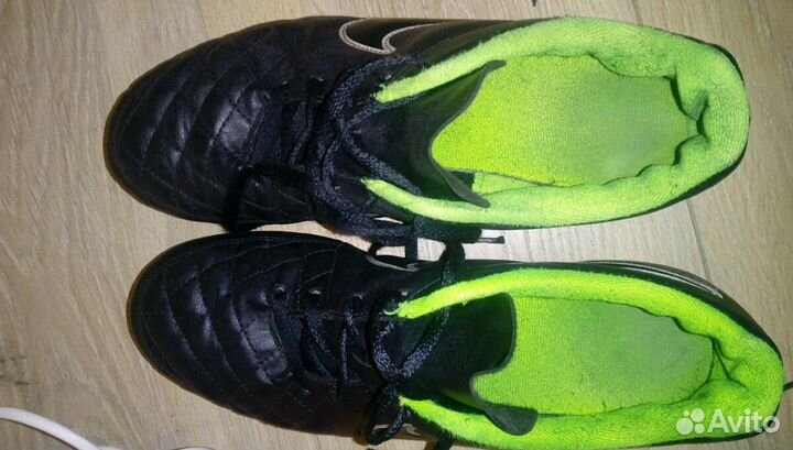 Бутсы Найк размер 37-38 по стельке 24 см
