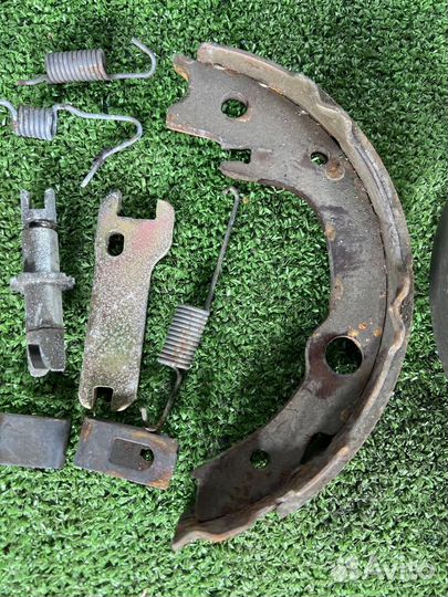 Механизм стояночного тормоза Toyota Celica ZZT231