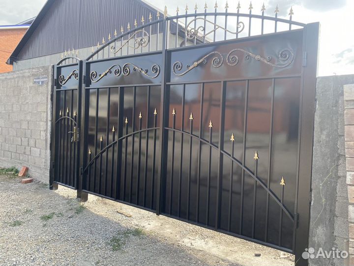 Ворота пики с элементами ковки