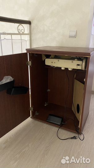 Швейная машина Чайка 142