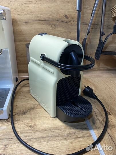 Кофеварка капсульная nespresso delonghi