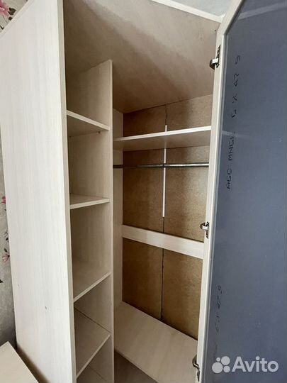 Угловой шкаф