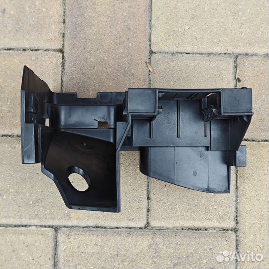 Кронштейн блока предохранителей VAG/ Skoda /VW /Аu