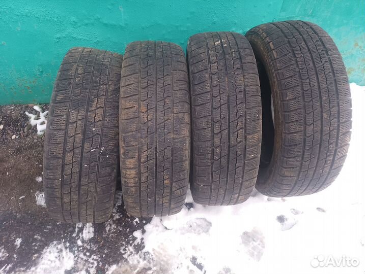 Goodyear Ice Navi Zea II 215/65 R16 98Q
